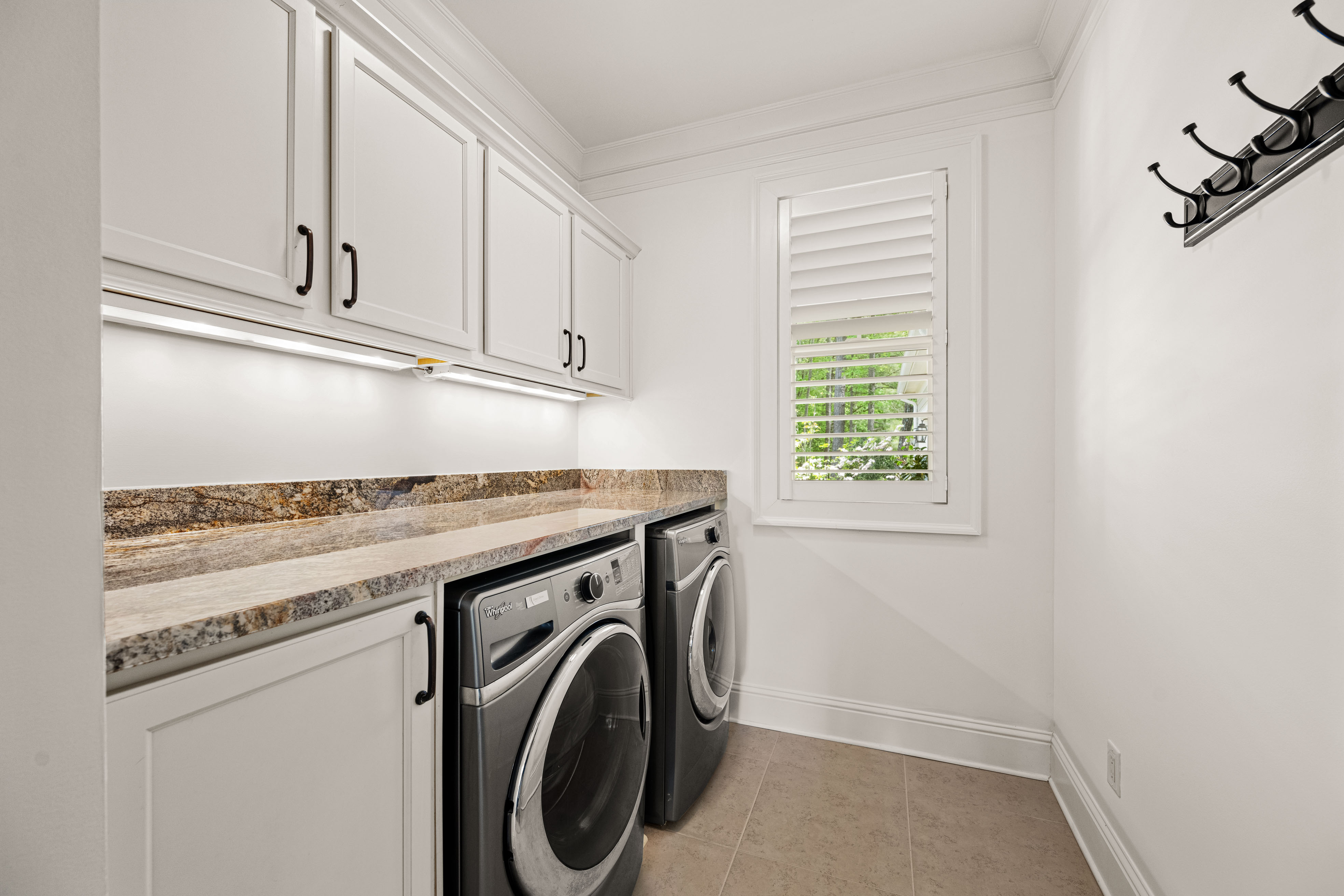 1080 Club Pointe Circle image 19